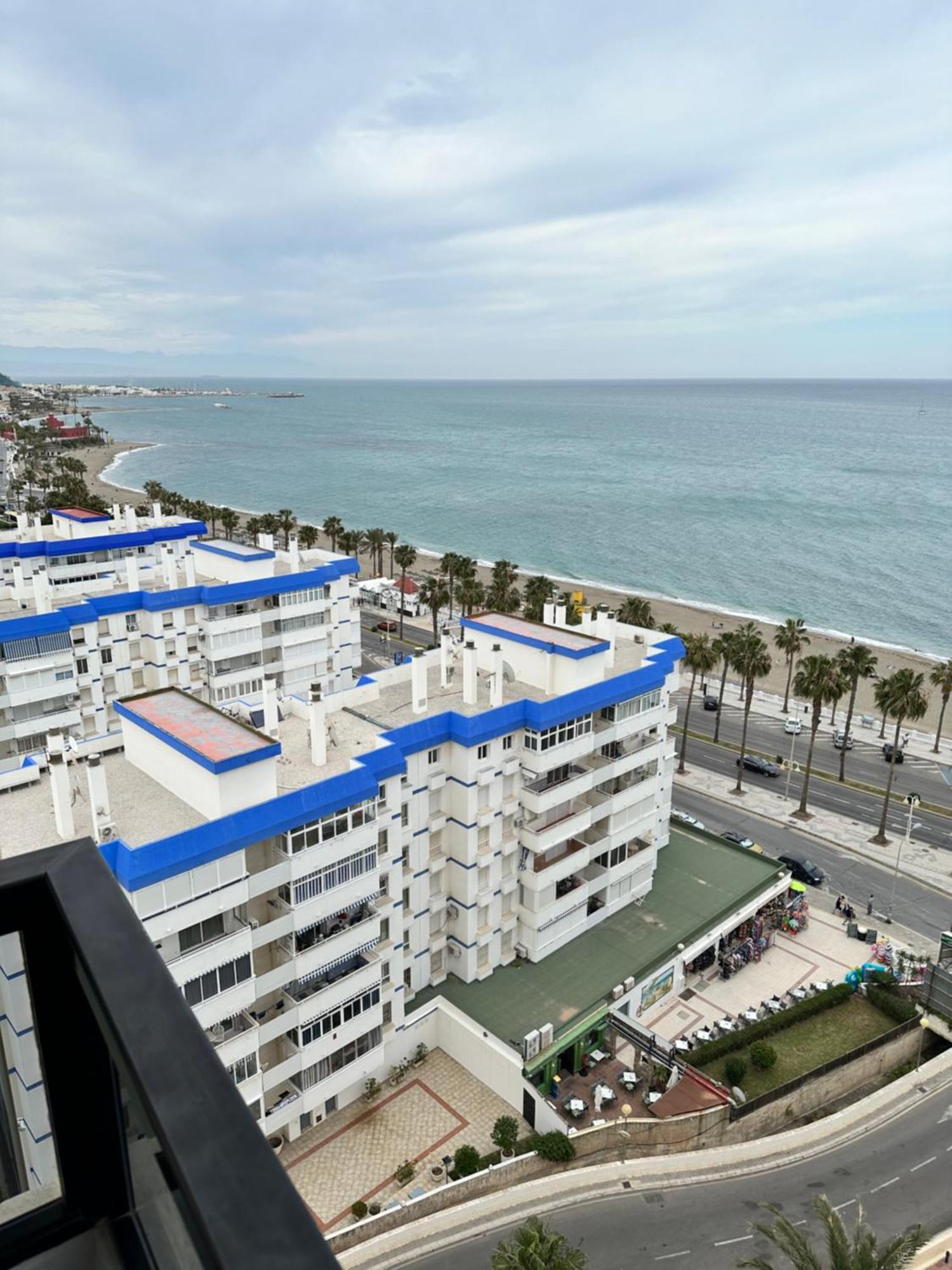 Aloha Playa Sol Y Mar Apartment Benalmadena Bagian luar foto