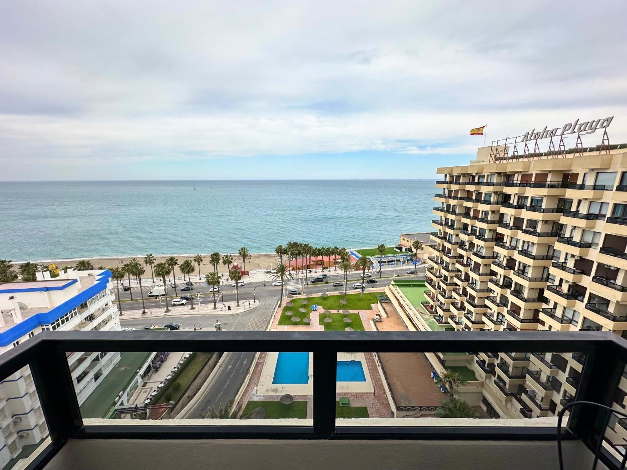 Aloha Playa Sol Y Mar Apartment Benalmadena Bagian luar foto