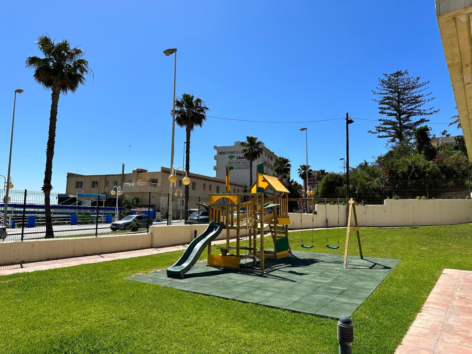 Aloha Playa Sol Y Mar Apartment Benalmadena Bagian luar foto