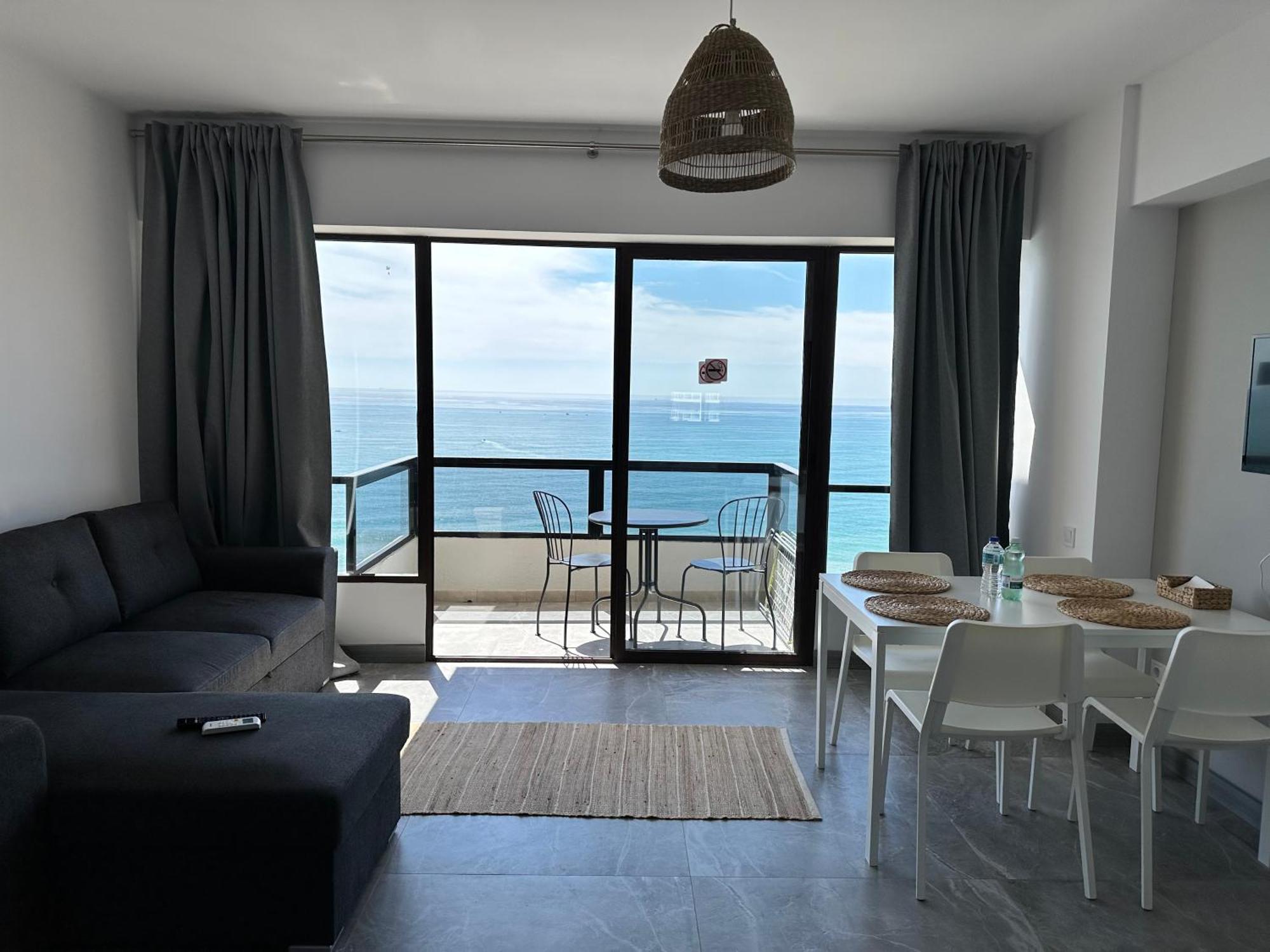 Aloha Playa Sol Y Mar Apartment Benalmadena Bagian luar foto